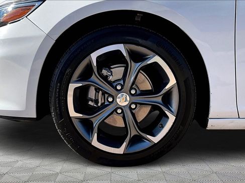 Used 2024 Chevrolet Malibu LT image 8