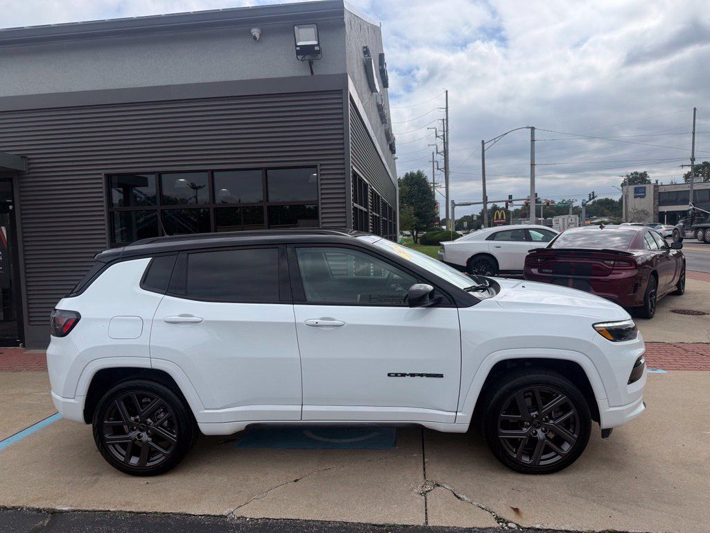Used 2025 Jeep Compass Limited w/ High Altitude Package AWD/4WD image 5