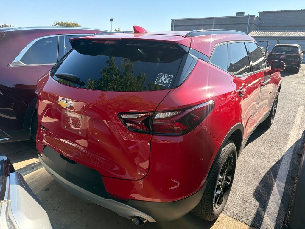 Used 2020 Chevrolet Blazer LT FWD image 3