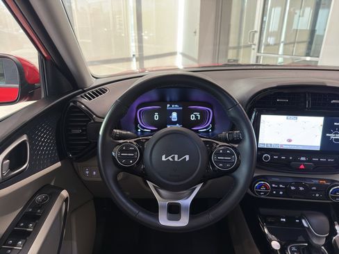 Certified 2024 Kia Soul EX image 17