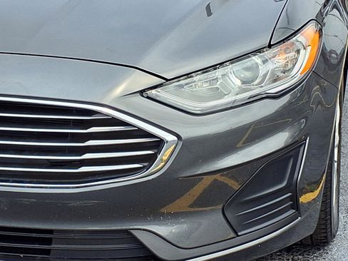 Used 2020 Ford Fusion SE FWD image 29