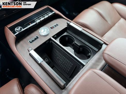 Used 2025 Lincoln Navigator Reserve AWD/4WD image 19