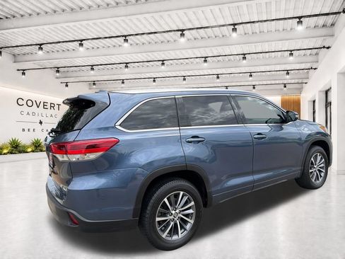 Used 2018 Toyota Highlander XLE FWD image 10