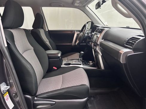 Used 2018 Toyota 4Runner SR5 AWD/4WD image 17