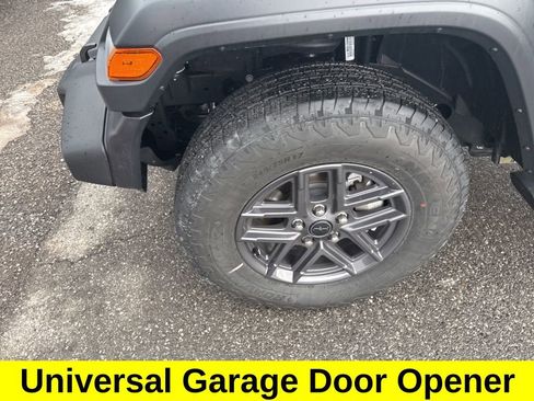 Used 2025 Jeep Wrangler Sport S image 11