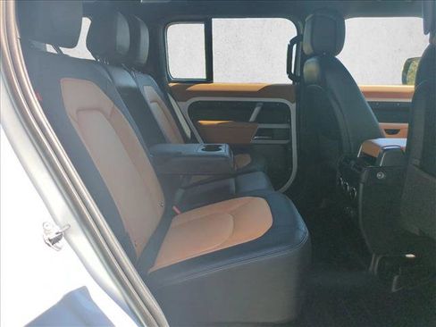 Used 2023 Land Rover Defender 110 X-Dynamic SE image 17