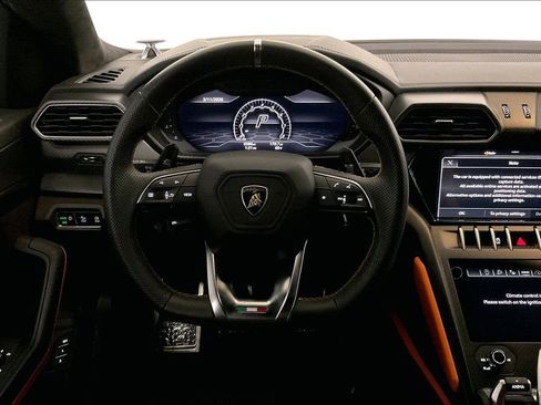 Used 2022 Lamborghini Urus AWD/4WD image 9