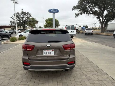 Used 2019 Kia Sorento EX FWD image 4
