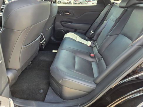 Used 2024 Toyota Crown AWD/4WD image 10