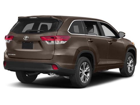 Used 2019 Toyota Highlander LE FWD image 22