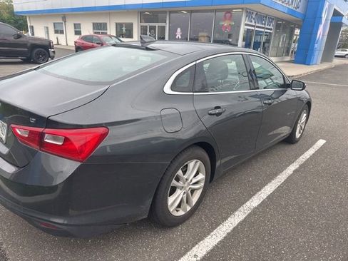 Used 2018 Chevrolet Malibu LT FWD image 4