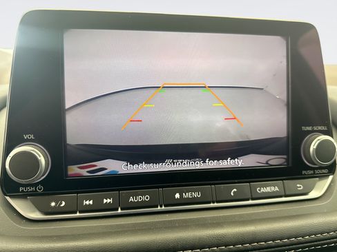 Used 2023 Nissan Rogue S AWD/4WD image 15