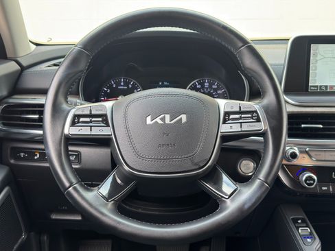 Used 2022 Kia Telluride EX w/ EX Premium Package FWD image 19