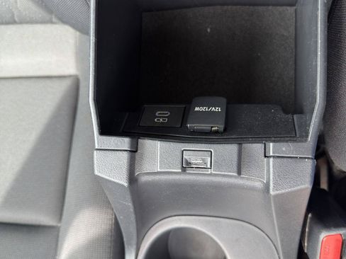 Used 2025 Toyota Corolla LE FWD image 28
