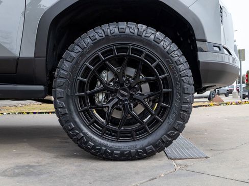 Used 2025 Lexus GX 550 image 12