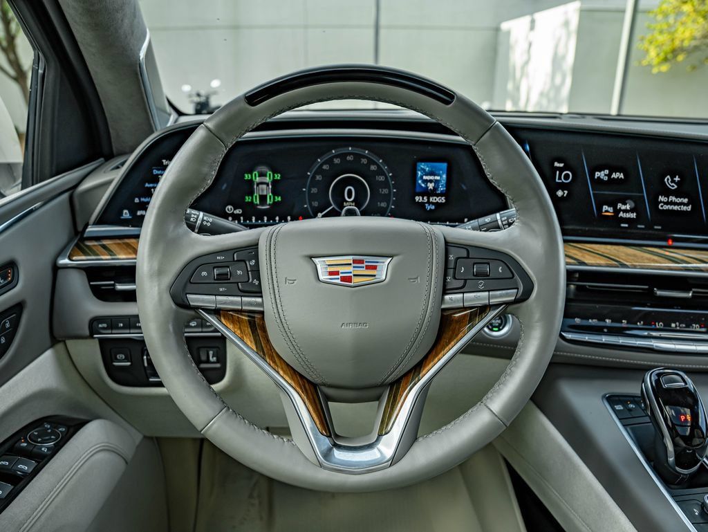 Used 2021 Cadillac Escalade Premium Luxury Platinum w/ Heavy-Duty Trailer Package AWD/4WD image 24
