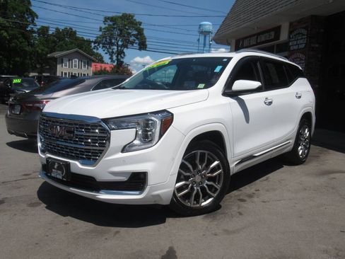 Used 2022 GMC Terrain Denali w/ LPO, Floor Liner Package AWD/4WD image 30