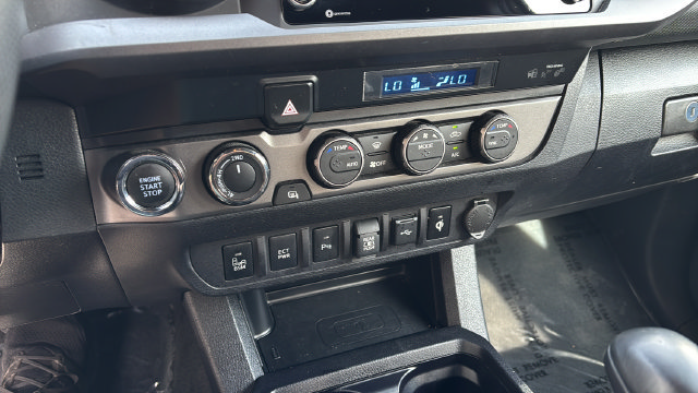 Used 2022 Toyota Tacoma TRD Off-Road w/ Technology Package AWD/4WD image 30