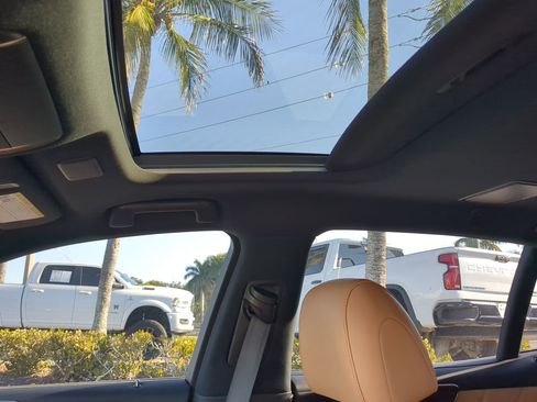 Used 2023 Lexus LS 500 w/ Accessory Package (Z2) image 21