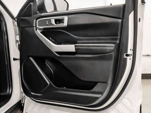 Used 2020 Ford Explorer XLT w/ Equipment Group 202A RWD image 59