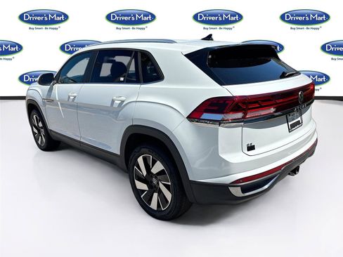 Used 2025 Volkswagen Atlas Cross Sport SE image 5