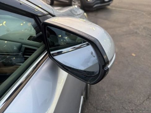 Used 2017 Honda CR-V EX-L image 4