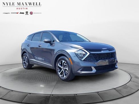Used 2023 Kia Sportage EX image 2