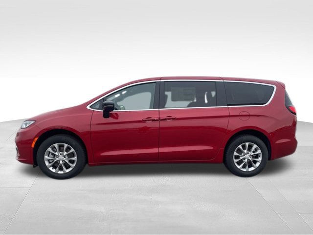 New 2026 Chrysler Pacifica Select AWD/4WD image 12