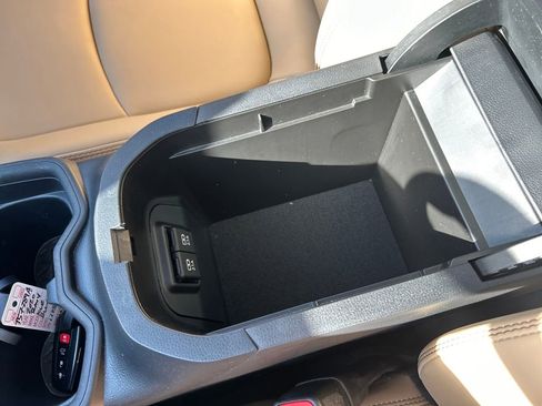 Certified 2020 Toyota RAV4 XLE Premium image 29