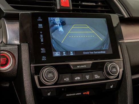 Used 2016 Honda Civic Touring image 18
