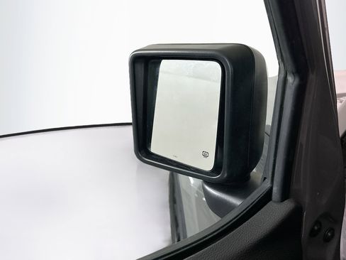 Used 2023 Jeep Wrangler Unlimited Sahara AWD/4WD image 16