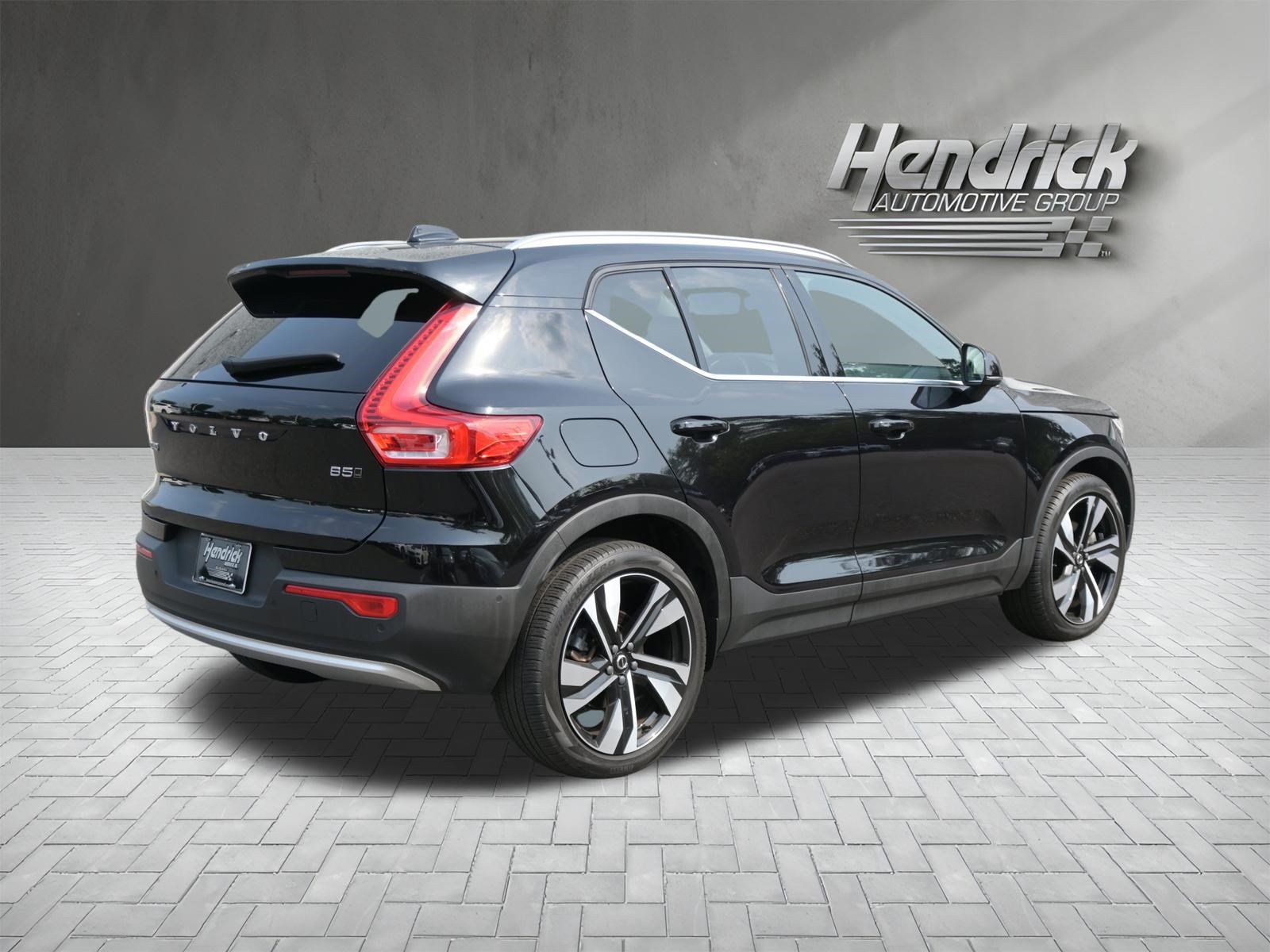 Used 2023 Volvo XC40 B5 Ultimate w/ Climate Package AWD/4WD image 9