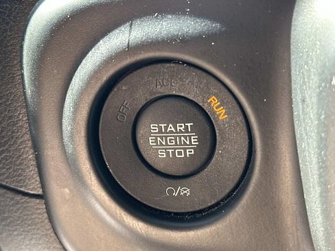 Used 2022 Jeep Wrangler Unlimited Sahara w/ Cold Weather Group AWD/4WD image 24