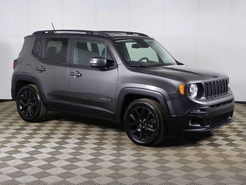 Used 2017 Jeep Renegade Altitude image 2