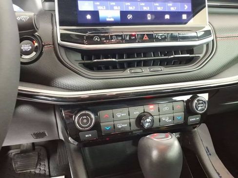 Used 2023 Jeep Compass Trailhawk AWD/4WD image 20