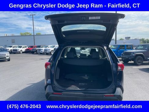Used 2021 Toyota RAV4 XLE w/ Convenience Package AWD/4WD image 29