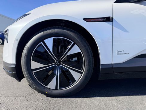 New 2026 Polestar Polestar 4 image 9