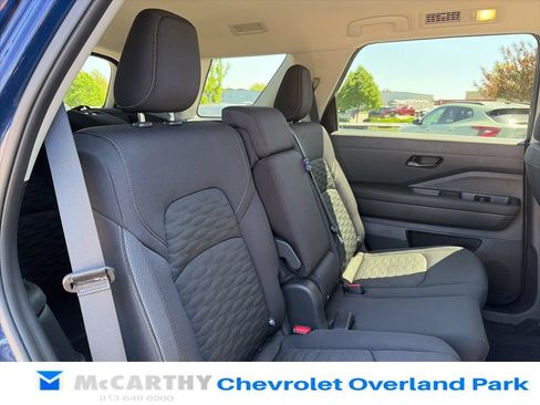 Used 2025 Nissan Pathfinder SV FWD image 36