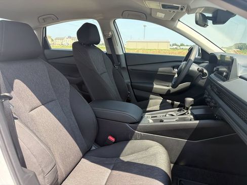 Used 2025 Honda Accord LX image 17