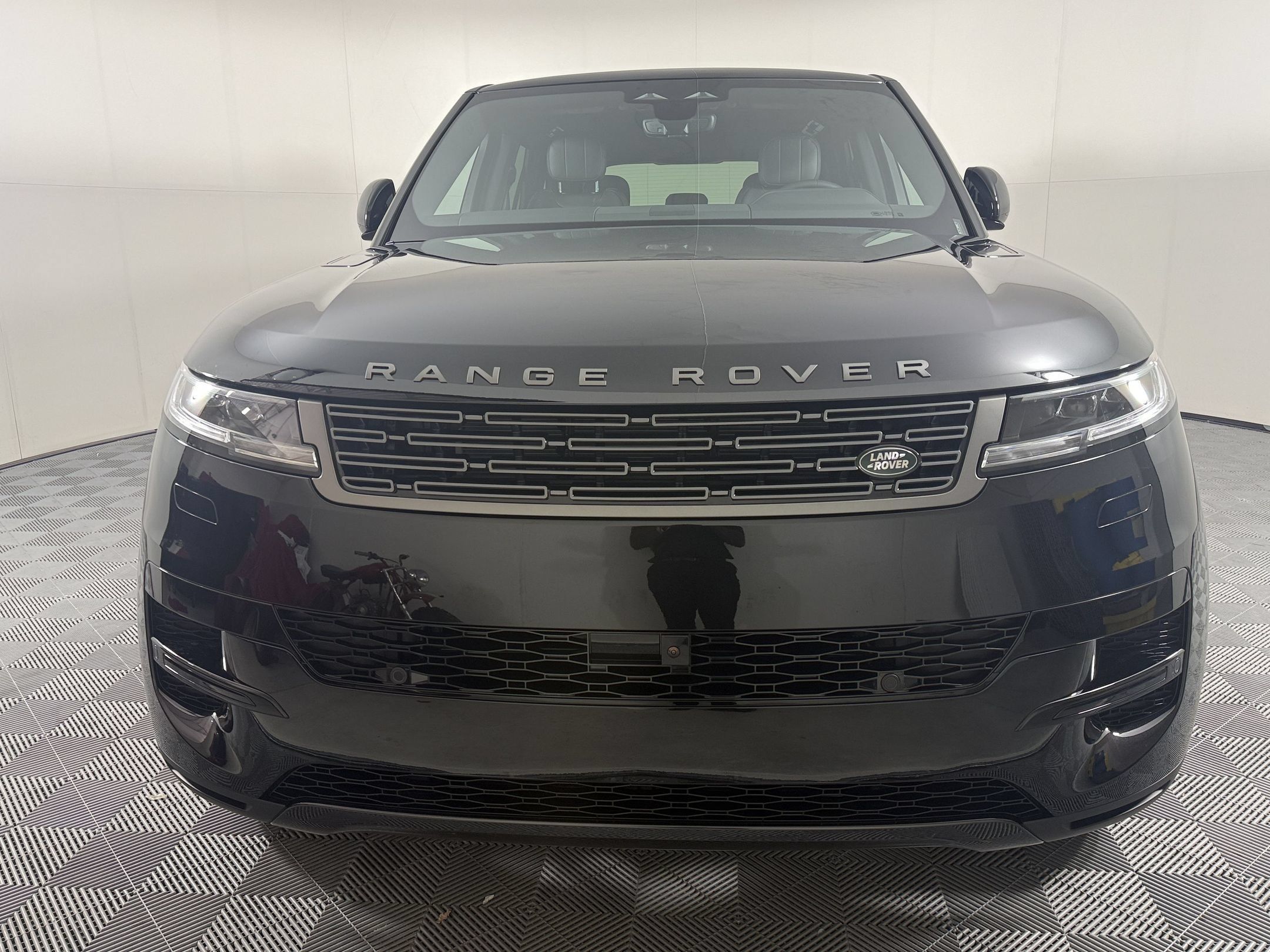 New 2027 Land Rover Range Rover Sport SE AWD/4WD image 6