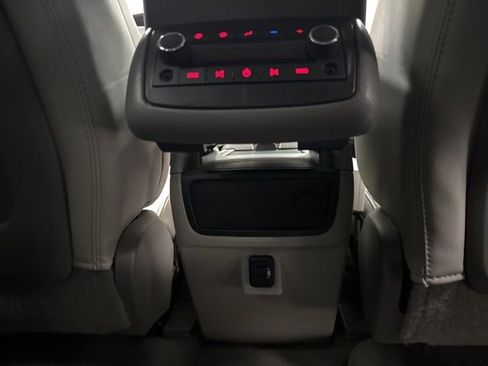 Used 2017 GMC Acadia Limited SLT image 13