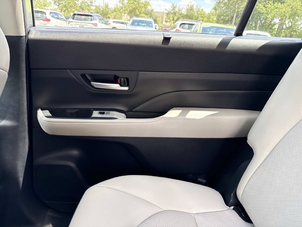 Used 2025 Toyota Grand Highlander FWD image 17