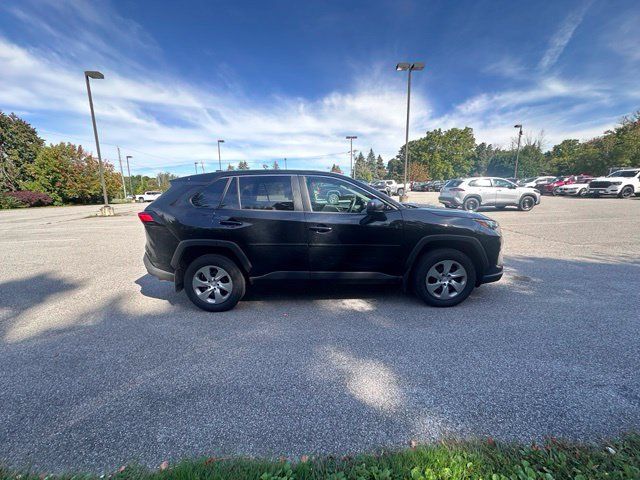 Used 2023 Toyota RAV4 LE AWD/4WD image 2