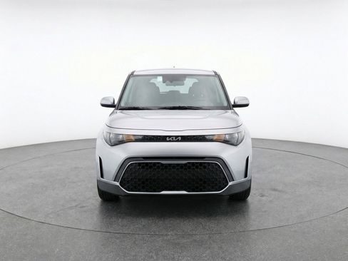 Used 2025 Kia Soul LX w/ LX Technology Package image 2