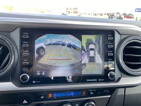 Used 2023 Toyota Tacoma Limited image 21