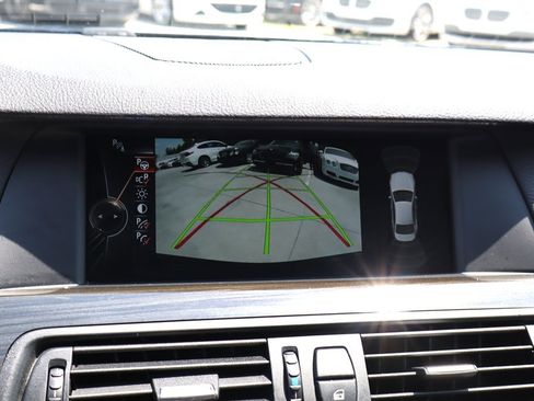 Used 2013 BMW 550i Sedan image 25