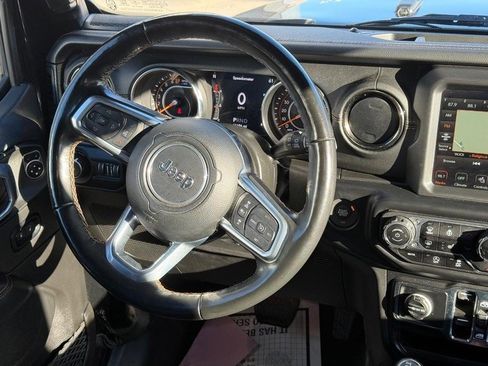 Used 2022 Jeep Wrangler Unlimited Sahara image 12