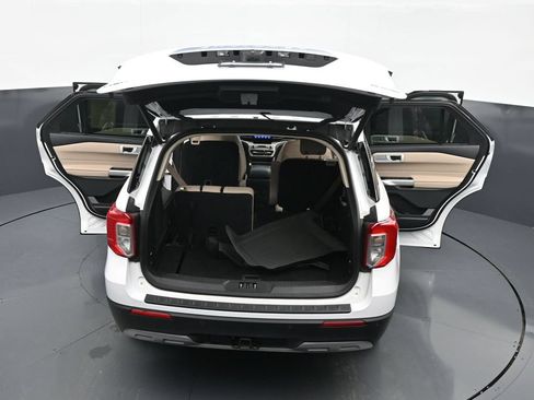 Used 2023 Ford Explorer XLT w/ Equipment Group 202A AWD/4WD image 41