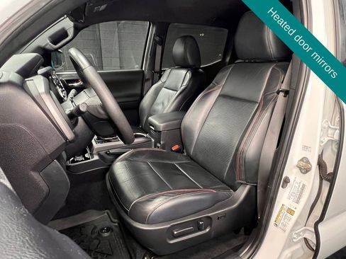 Used 2023 Toyota Tacoma TRD Off-Road w/ TRD Premium Off Road Package image 4