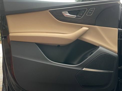 Used 2019 Audi Q8 Premium Plus w/ Premium Plus image 14